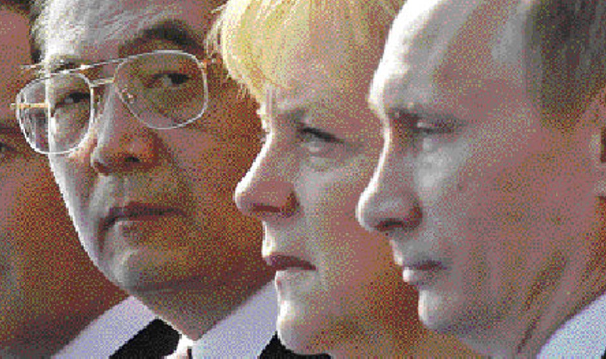 Rida maailma mõjukamaid: Vene president Medvedev (12. koht), Hiina president Hu (1.), Saksa kantsler Merkel (6.), Vene peaminister Putin (4.)