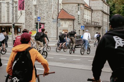 BMX-ratturid Tallinna kesklinnas.