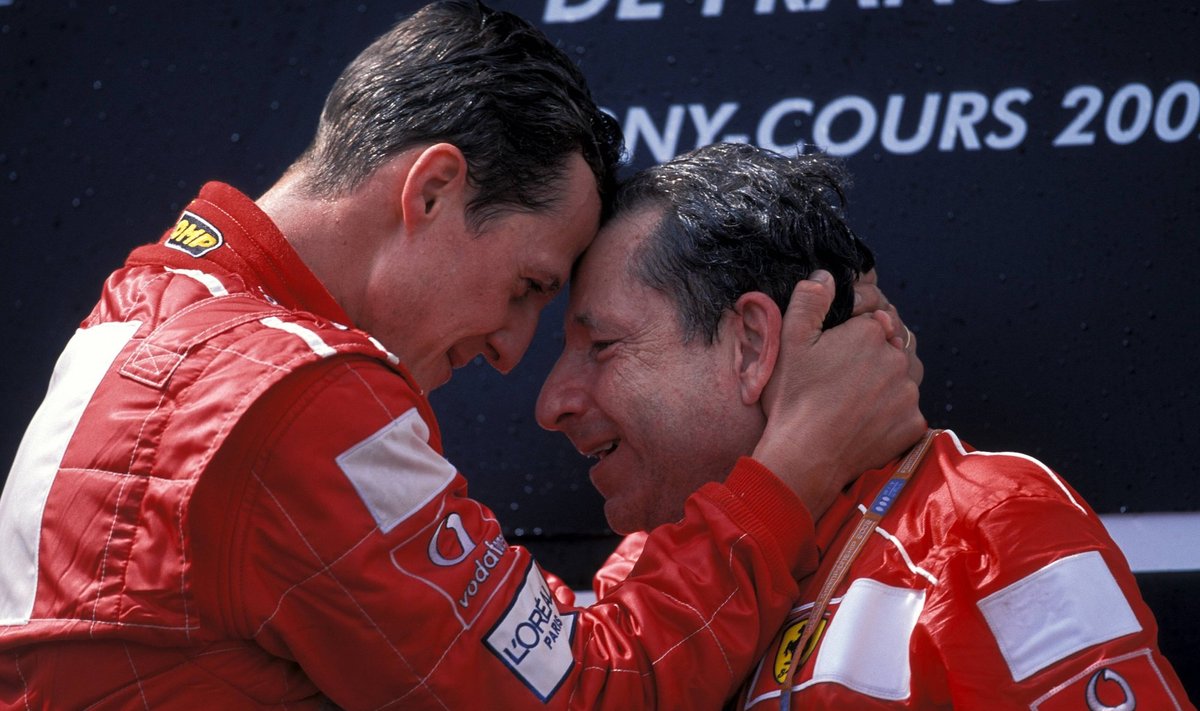 Michael Schumacher koos endise tiimipealiku Jean Todtiga.