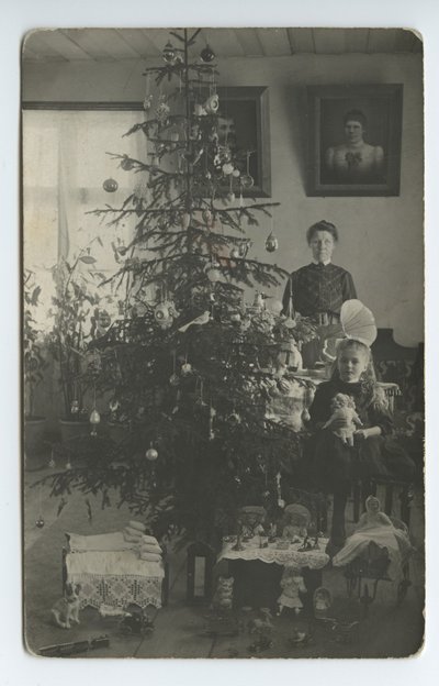 Fotokoopia, eestlaste jõulukombed, jõulukroon, 1966, TK Edu Tartu, VM VMF 121:6 F, Viljandi Muuseum, http://www.muis.ee/museaalview/2978371