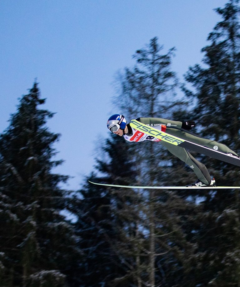 Kristjan Ilves tegi Klingenthalis hooaja parima võistlushüppe.