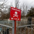 REPORTAAŽ | Izjumi piirkonnas ei lubata inimesi miiniohu pärast kalmistutele. „Igal nädalal saab keegi viga“