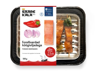 Форель на шпажках с овощами в красном маринаде предприятия Saare Kala Tootmine OÜ .