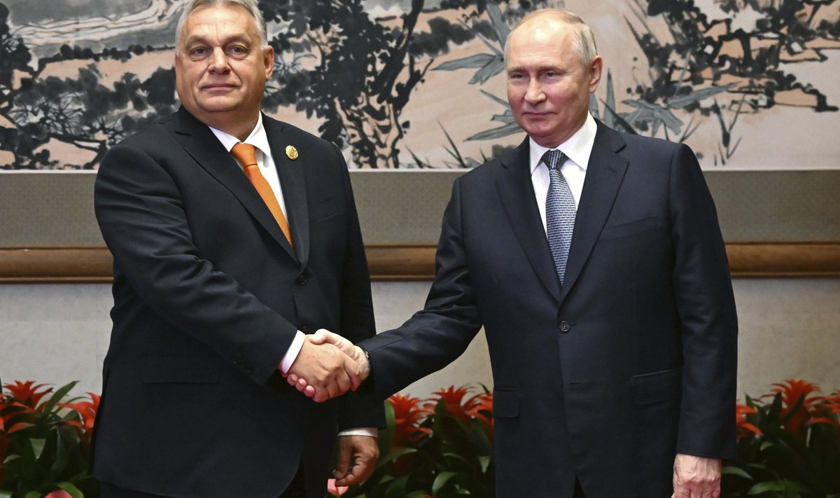 Премьер-министр Венгрии Виктор Орбан и президент России Владимир Путин в Пекине, 17 октября 2023 года.