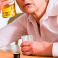 Murelik naine: mu emast on saamas alkohoolik — kuidas teda aidata?