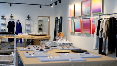 FOTOD | Tallinnas avas uksed uudse kontseptsiooniga galerii-hüpikpood, mida kureerivad Eve Hanson ja Kadri Kruus