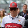 Kimi Räikköneni erinõudmine: vaid üks mees võib sõidu ajal temaga suhelda