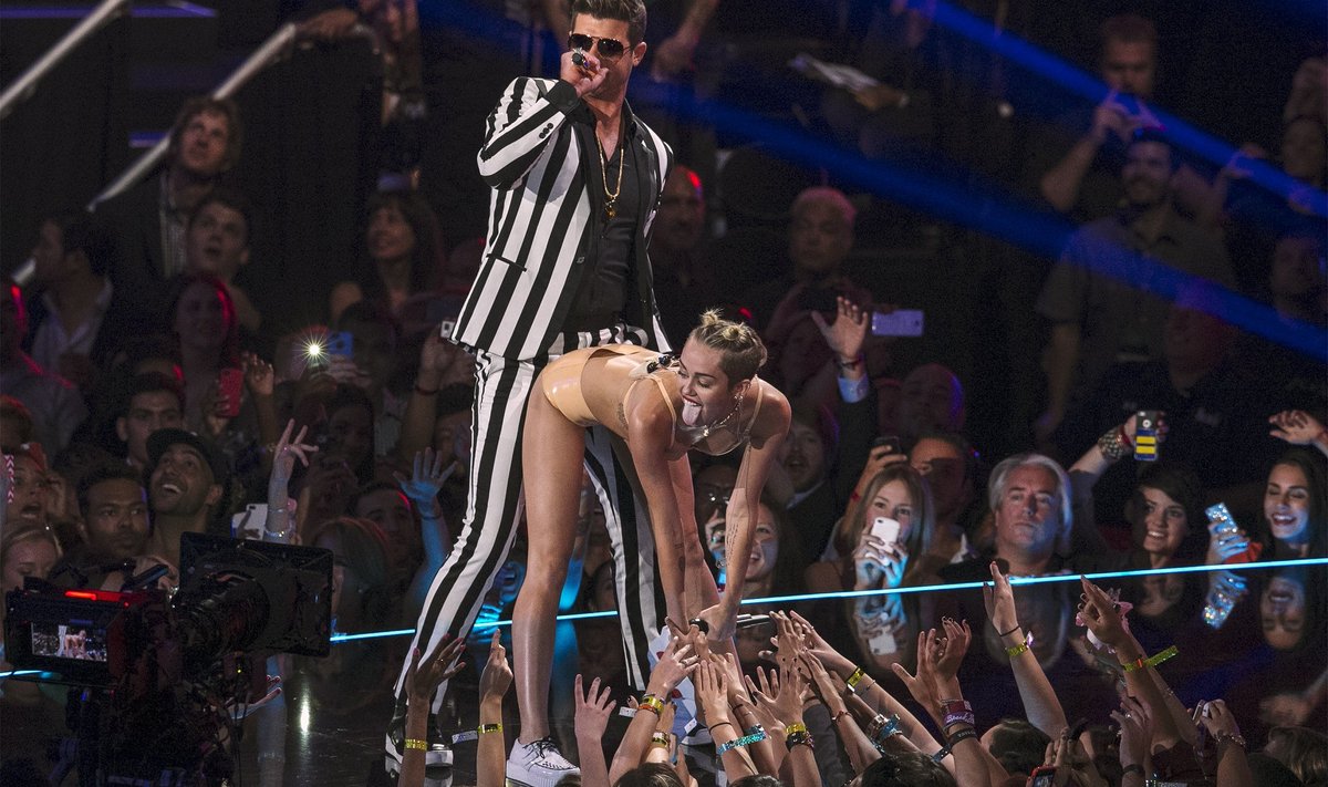 Miley Cyrus VMA Awards 2013