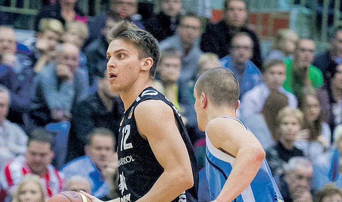 TÜ/Rocki korvpallur Augustas Pečiukevičius (palliga) ravib praegu vigastust.