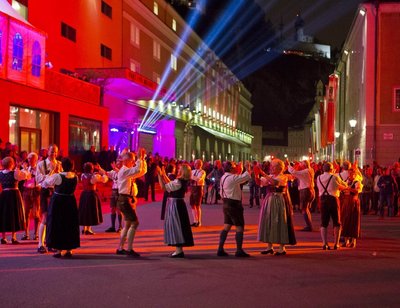 Salzburgi festival: Tantsud ja muusika valguvad tänavatele.