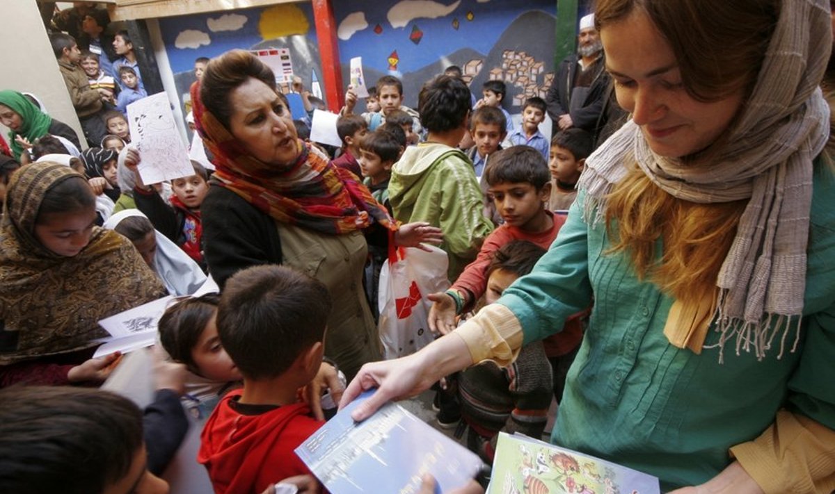 Eesti-Afganistani sõpruskoolide programmi raames jõuavad afgaani õpilastele Eesti sõprade abiga raamatudki.