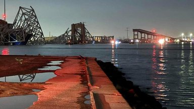 ВИДЕО | В Балтиморе рухнул большой автомобильный мост, в который врезался контейнеровоз