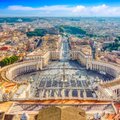 ВИДЕО | В музее Ватикана турист потребовал встречи с папой римским. Когда ему отказали, он разбил две скульптуры