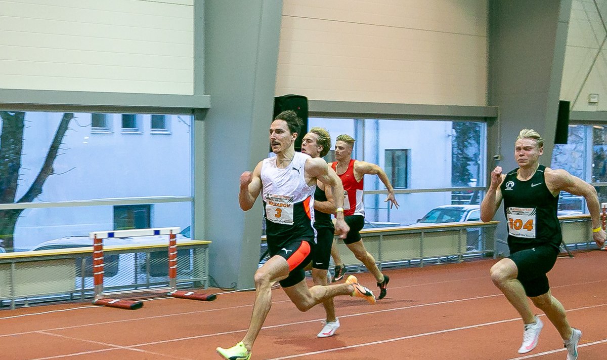 Karl Erik Nazarov valitses kindlalt meeste 60 meetri sprinti.