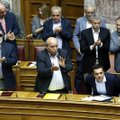 FOTOD: Kreeka parlament kiitis aplausi saatel heaks referendumi võlausaldajate nõudmiste üle