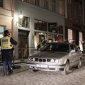 DELFI FOTOD: Vanalinnas tabati BMW roolist purjus mees