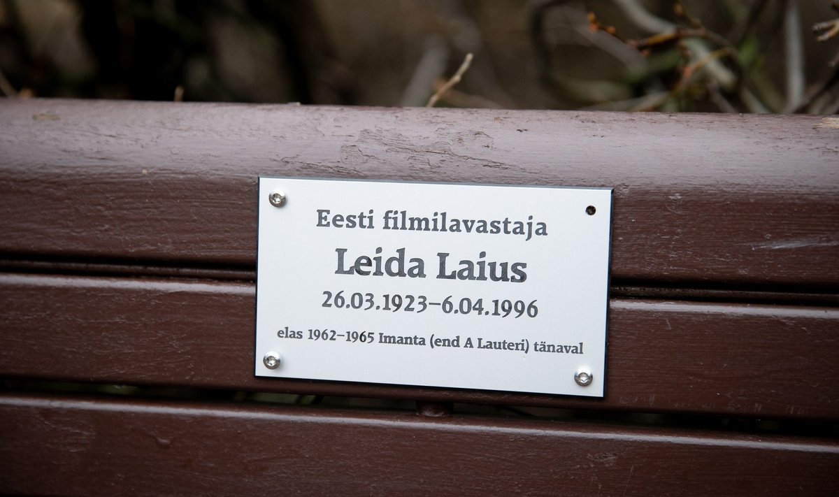 Filmilavastaja Leida Laiuse mälestuspingi avamine Lembitu pargis