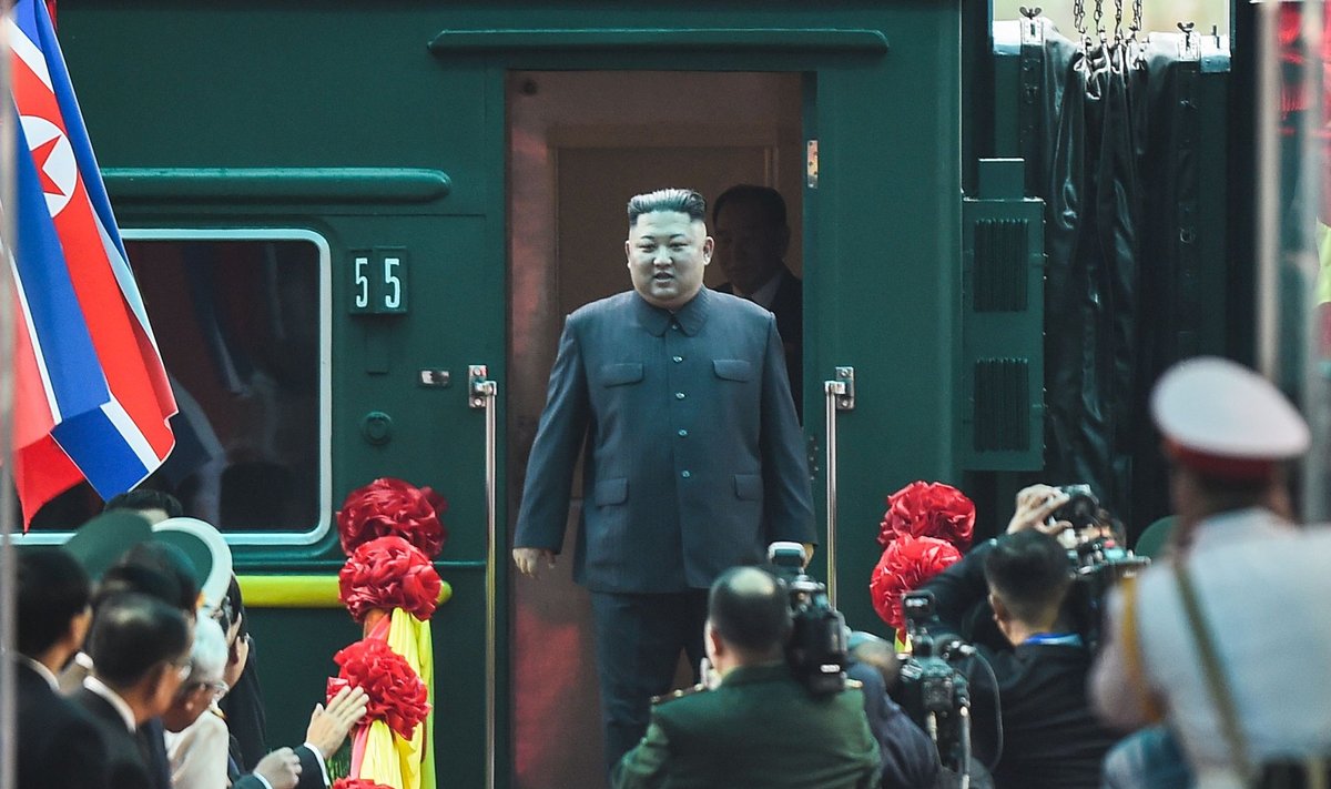 Põhja-Korea riigipea Kim Jong-un saabus eile pärast mitmepäevast rongisõitu Vietnami Dong Dangi raudteejaama.