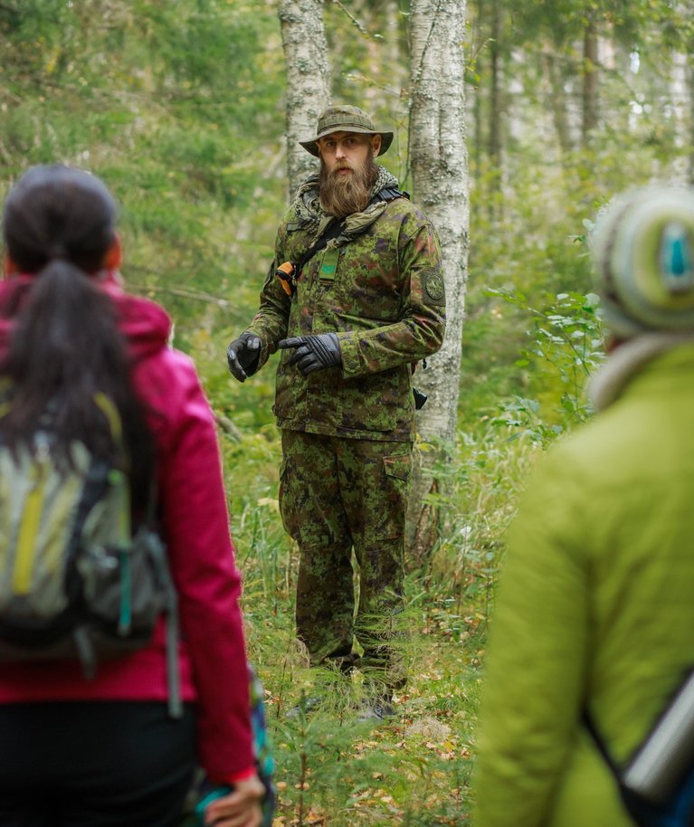 Kristjan Prii jagab retkelistele oma tarkusi.