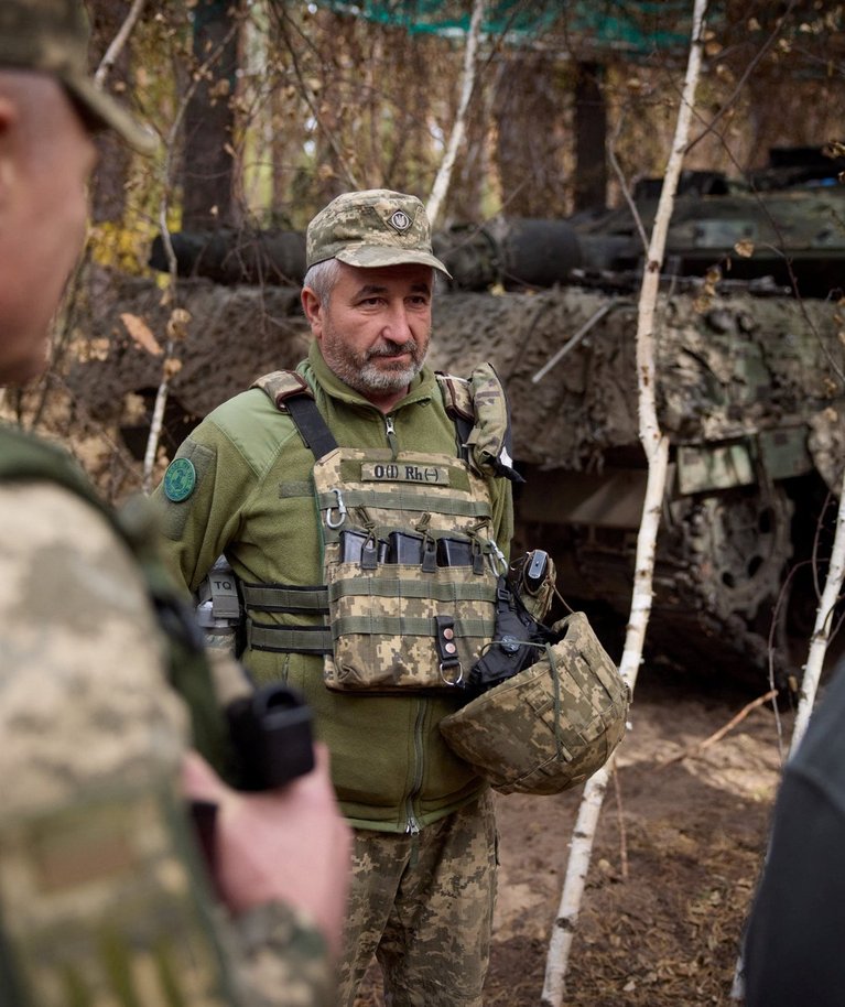 Ukraina president Volodõmõr Zelenskõi külastamas Ukraina vägede positsiooni rindejoonel. Foto tehtud 3. oktoobril 2023.