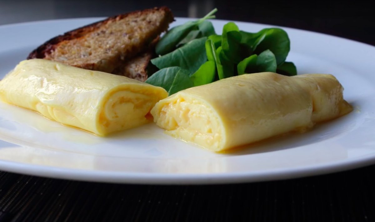 Ideaalne Prantsuse omlett valmib, kui munad on õigesti vahustatud ja õigesti praetud.