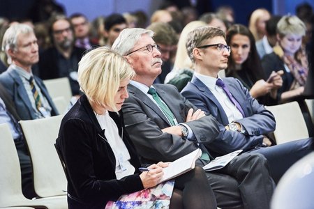 Õiguskantsler Ülle Madise ja Saksa publitsist Thilo Sarrazin (Madise kõrval) eelmisel nädalal Tallinnas toimunud inimõiguste konverentsil   