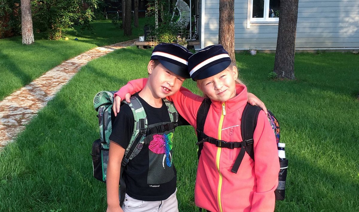Ragnar ja Kerttu said mullu tugeva seljatoe ja rohkete taskutega kotid, millega on mugav koolis käia.