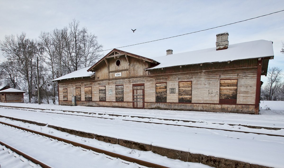 Võru raudteejaama mahajäetud hoone