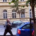 VIDEO: Tšehhid lahendavad liiklusvaidlusi mõõgavõitlusega!