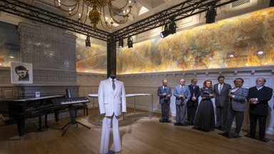 VIDEO | Mis on see üllatuslik koht, kust on pärit Lennart Meri väärikas ülikond?