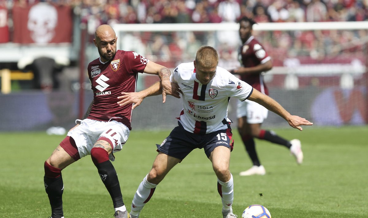 Ragnar Klavan (paremal) mängus Torino vastu.