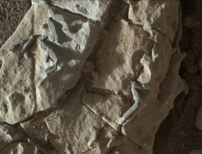 Curiosity robotkäe kaameraga 2. jaanuaril jäädvustatud kujundid