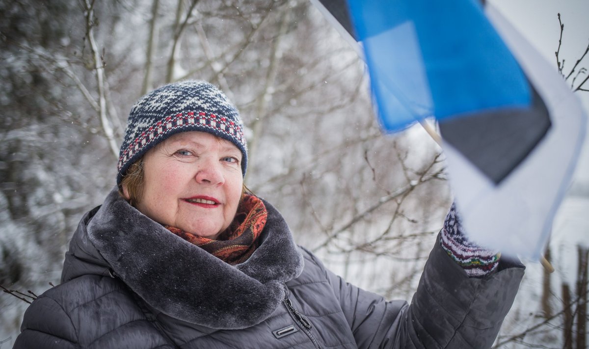 Kuigi kogu Eesti geograafiline keskpunkt ei jää enam tema kodule väga lähedale, on Luule Põder nõus ka Kõnnu külas lippu kõrgel hoidma, sest seegi küla jääb koduvalda.