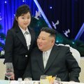 Kim Jong-un demonsteeris armee aastapäeval uhkelt tütart