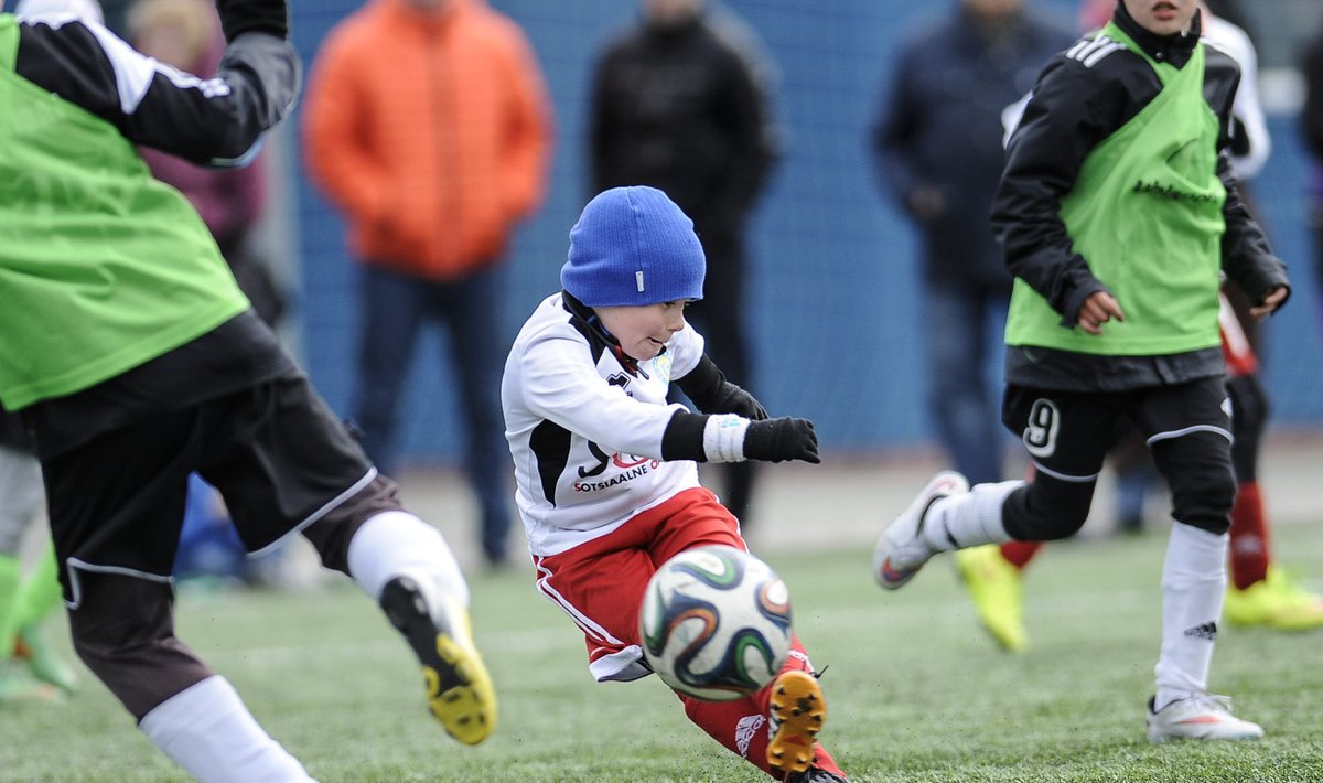 Laste jalgpall Narvas