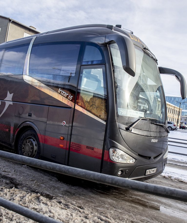 Praegu saab kaugliinibussidega Tallinna kesklinnale lähemale, Lastekodu tänava bussijaama. Linna visioon oleks bussijaam Ülemistele kolida.