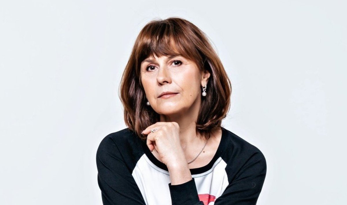Näitleja ja psühholoog Rita Rätsepp lõpetas 1984. aastal lavaka, psühholoogiaõpinguid alustas ta 2001. aastal Professionaalse Psühholoogia Erakoolis, 2008. aastal omistati talle Akadeemia Nord sotsiaalteaduste (psühholoogia) magistrikraad.