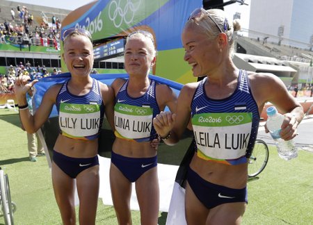 Liina, Lily ja Leila Luik Rio maratoni finišis
