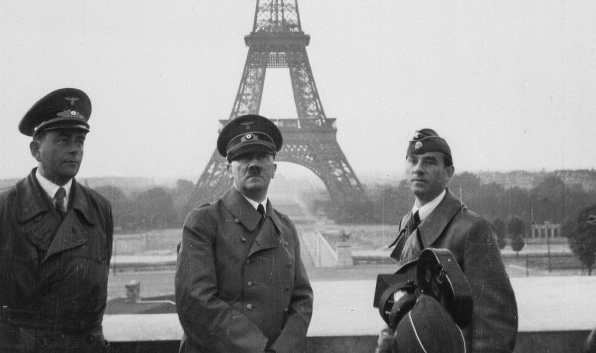 Albert Speer (vasakul) ja Arno Breker (paremal) Adolf Hitleriga 1940. aastal