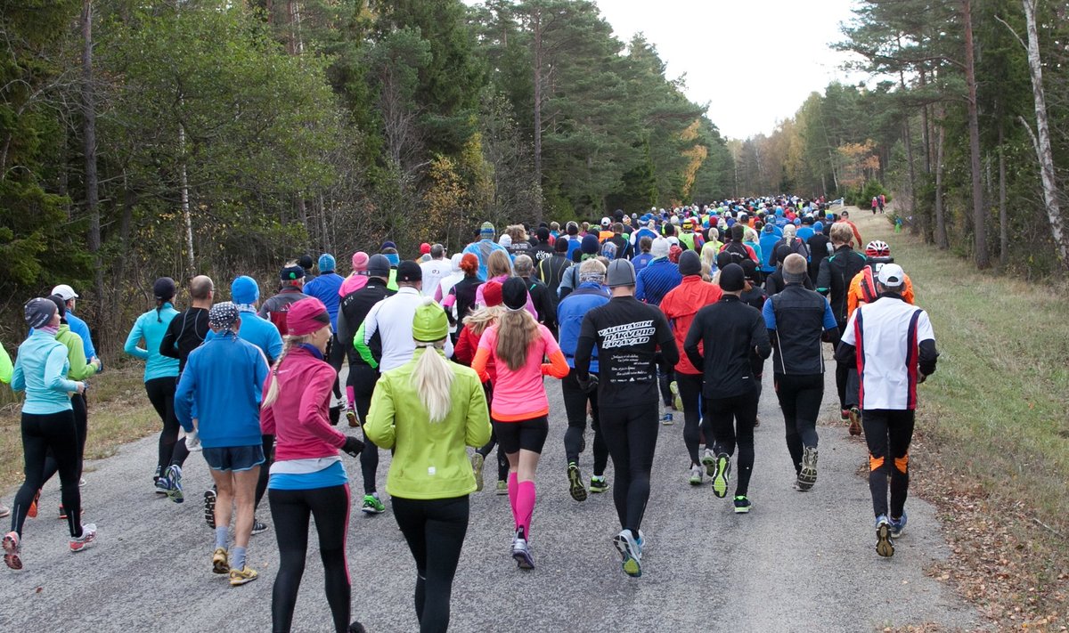 40 Saaremaa kolme päeva jooks Sõrve teedel, liidrid Ibrahim Mukunga ja Evelin Talts