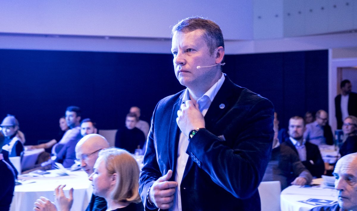Toomas Uibo erakonna Eesti 200 asutamise koosolekul