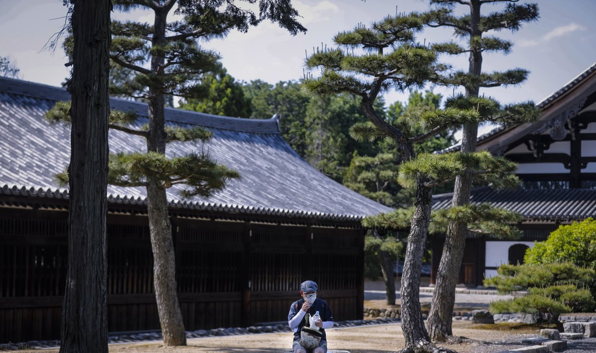 Maski kandev mees Kyoto Tofukuji templi ees
