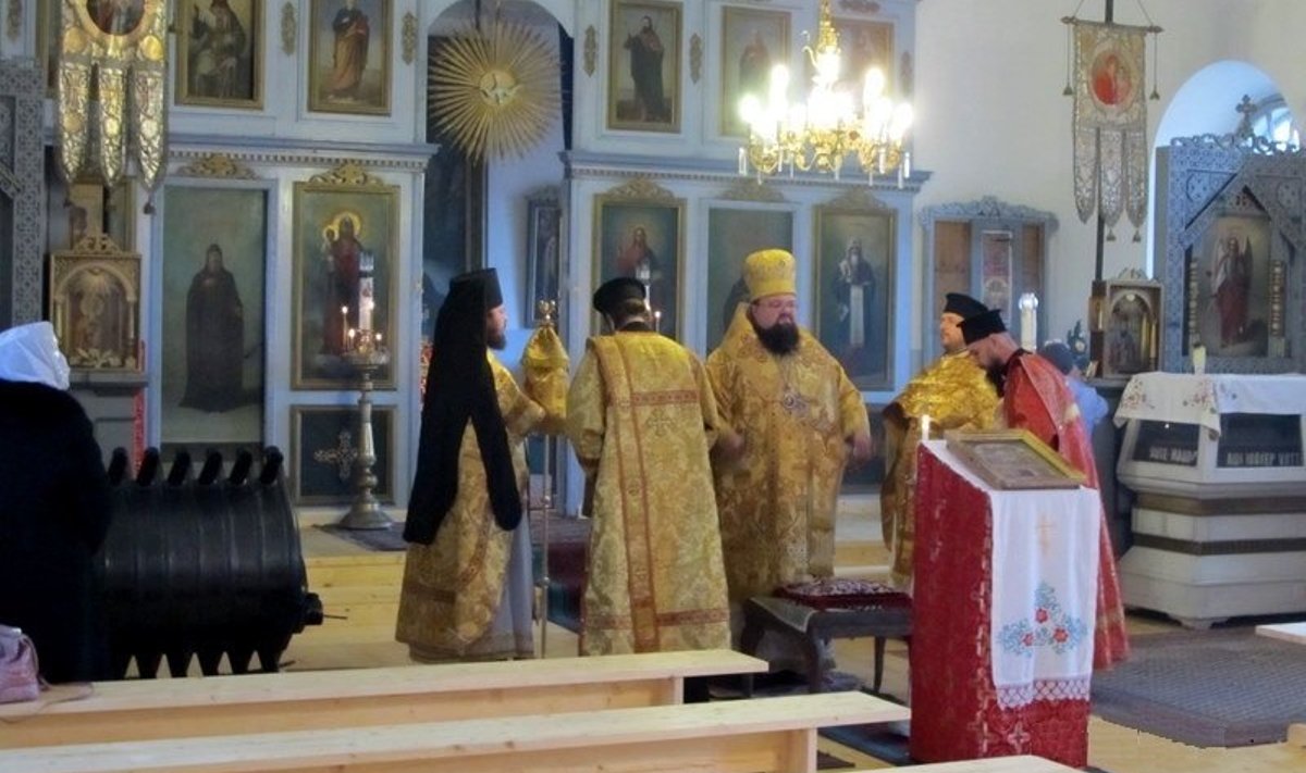 Jumalikul liturgial EAÕK Karksi-Nuia kirikus teenis piiskop Eelija. Foto: Margus Mõisavald