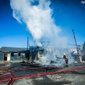 FOTOD | Raplamaal põles mitmendat korda puidutööstus. Hoone hävis tules täielikult
