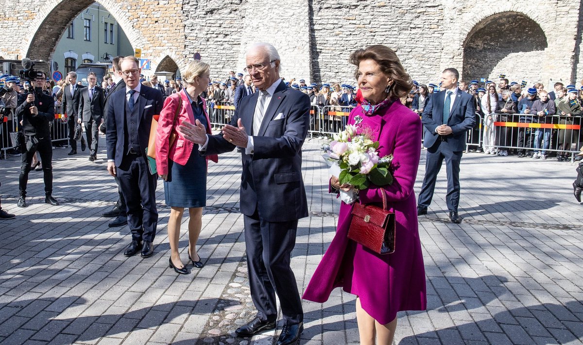 Rootsi kuningas ja kuninganna külastamas Gustav Adolfi Gümnaasiumi.