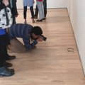 NÄDALA TÜNG: Muuseumikülastajad pidasid maas vedelevat prillipaari kunstiteoseks