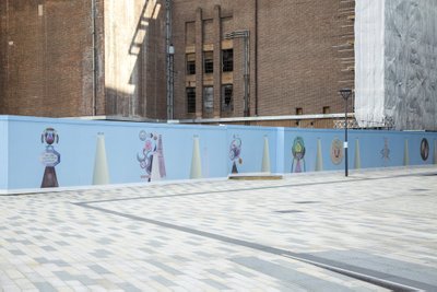 PIKK KUNSTITEOS: Suzanne Treisteri 80 meetrit pikk seinamaal