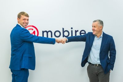 Mobire Groupi tegevjuht Andrus Valma (vasakult)  ja Inbanki nõukogu esimees Priit Põldoja
