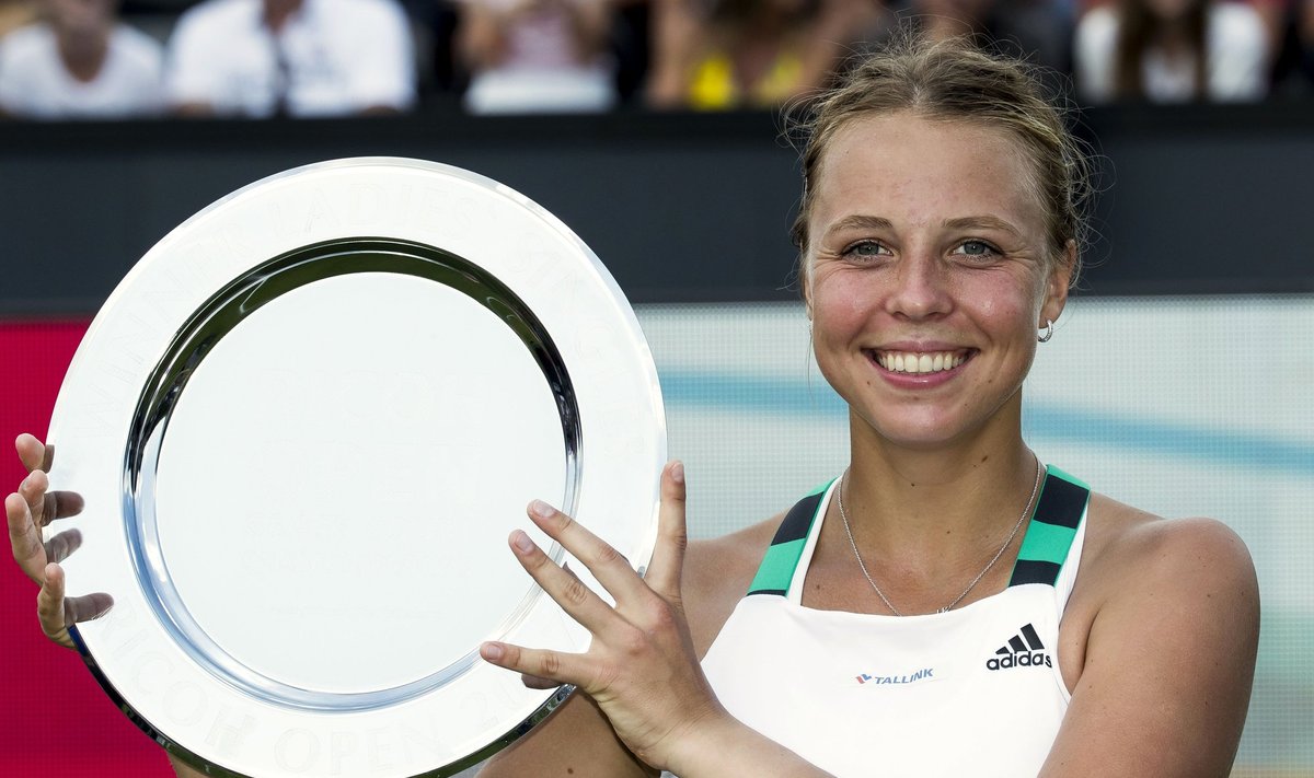 Anett Kontaveit rõõmustab 2017. aastal karjääri esimese WTA turniirivõidu üle.