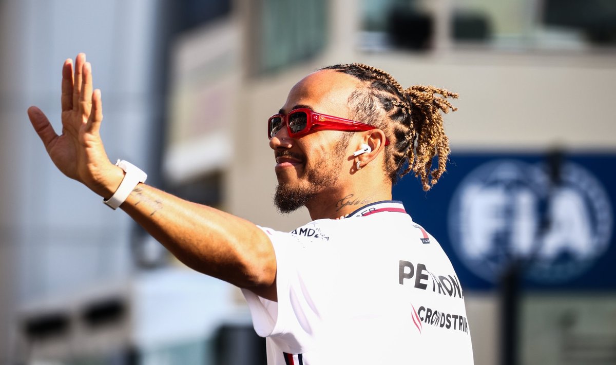 Lewis Hamilton esindab alates 2025. aastast Ferrari värve.